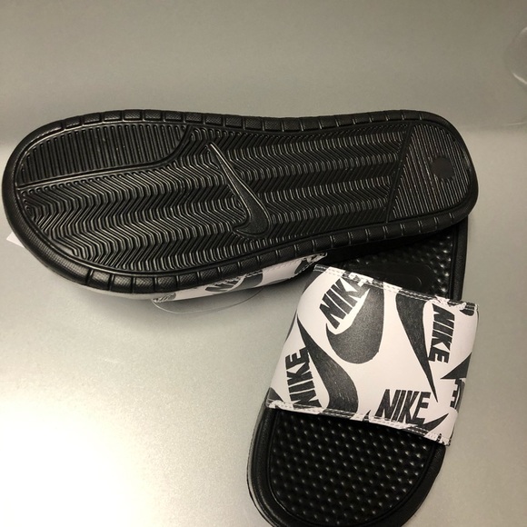 Nike Men’s Slide - Picture 3 of 3